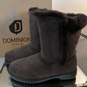 Dominion Shearling Boots Size 7- fits like an 8